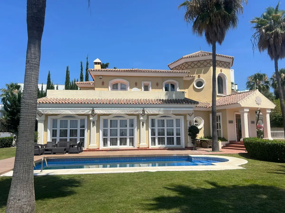 Detached Villa in Selwo