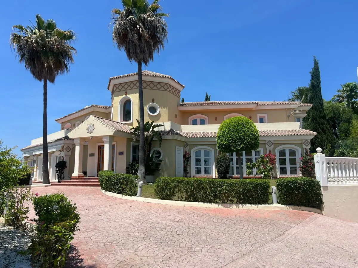 Detached Villa in Selwo