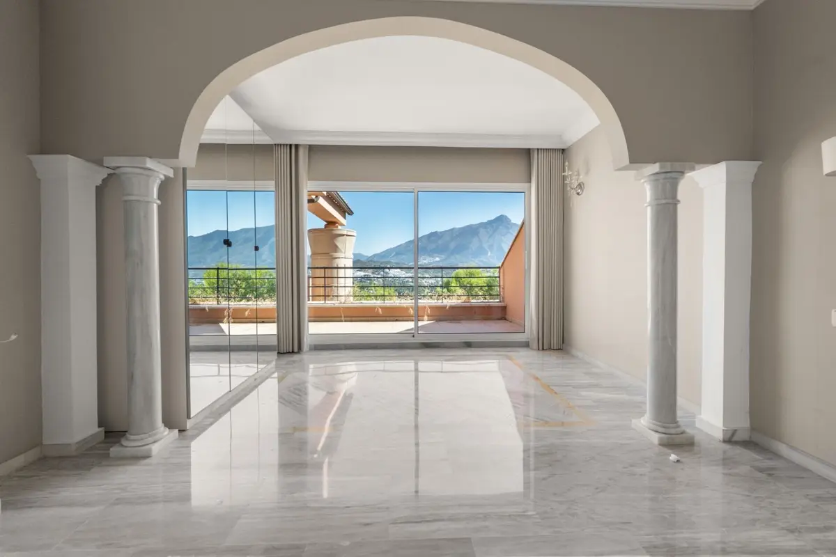 Penthouse Duplex in Nueva Andalucía