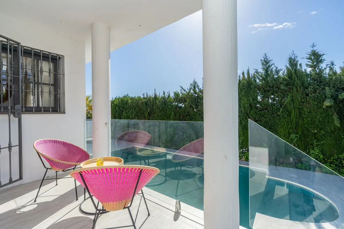 Detached Villa in El Paraiso
