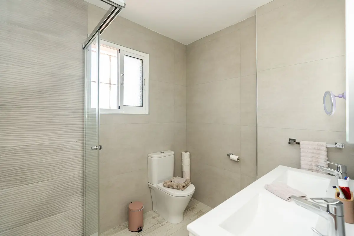 Detached Villa in El Paraiso