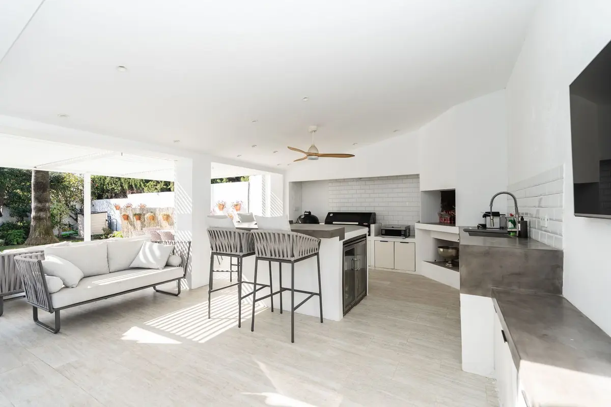Detached Villa in El Paraiso