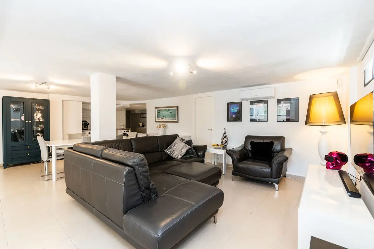 Detached Villa in El Paraiso