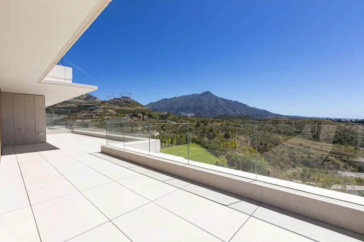 Middle Floor Apartment in Benahavís