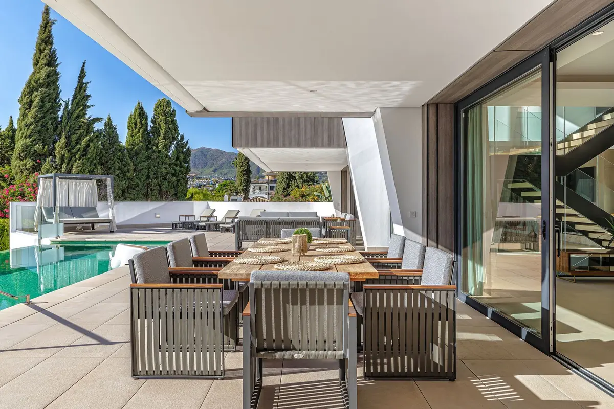 Detached Villa in El Paraiso