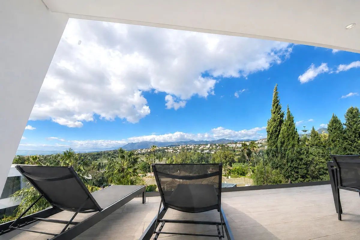 Detached Villa in El Paraiso