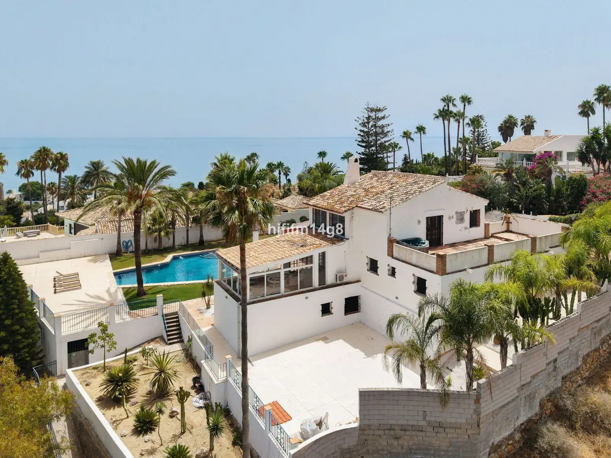 Detached Villa in Estepona