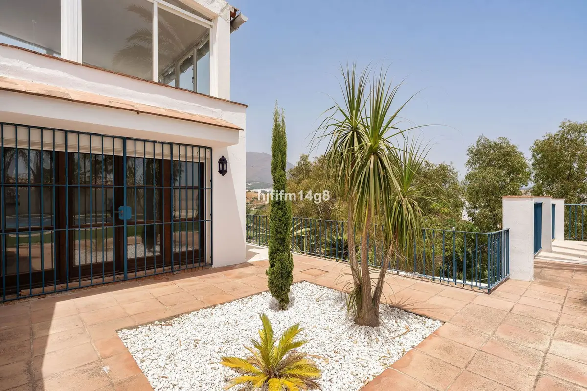 Detached Villa in Estepona