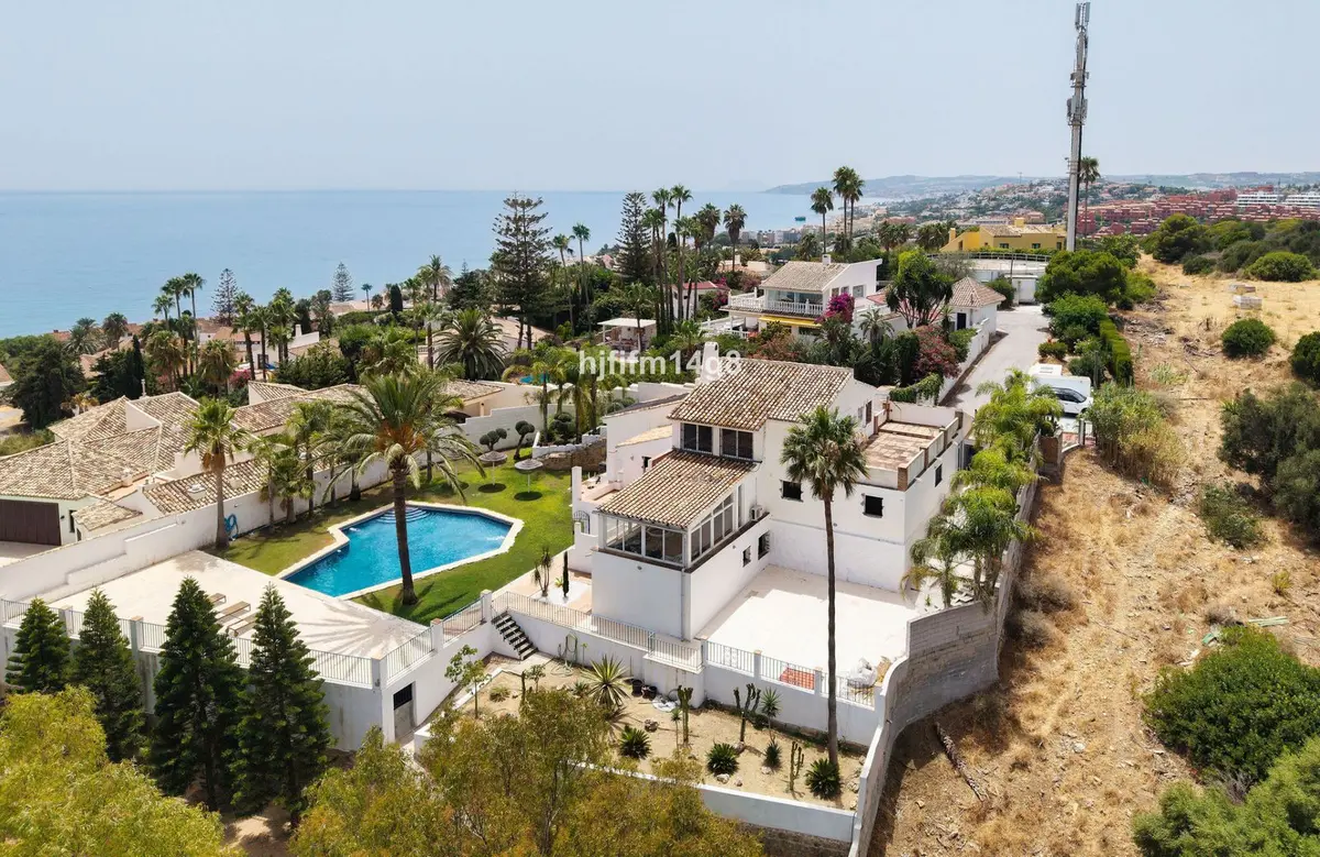Detached Villa in Estepona