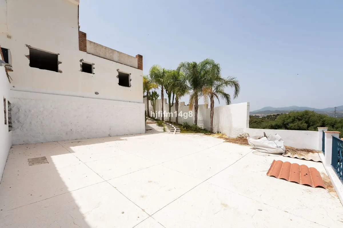 Detached Villa in Estepona