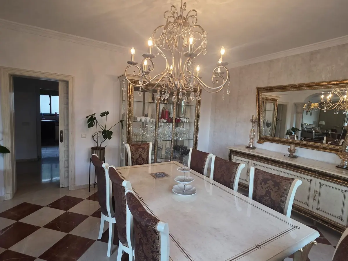 Detached Villa in El Paraiso