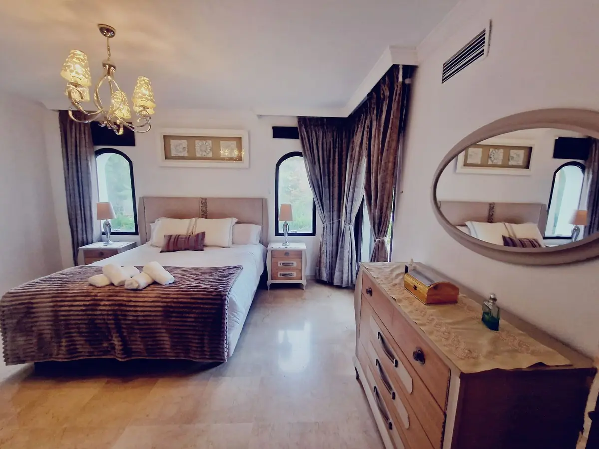 Detached Villa in El Paraiso