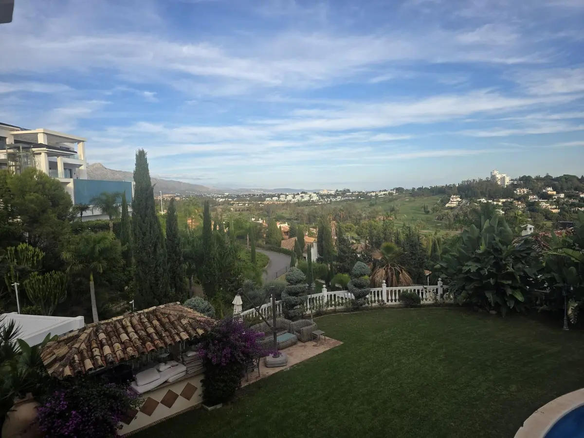Detached Villa in El Paraiso