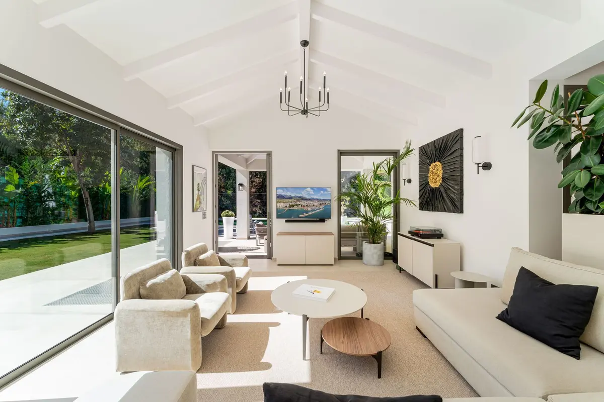 Detached Villa in Nueva Andalucía