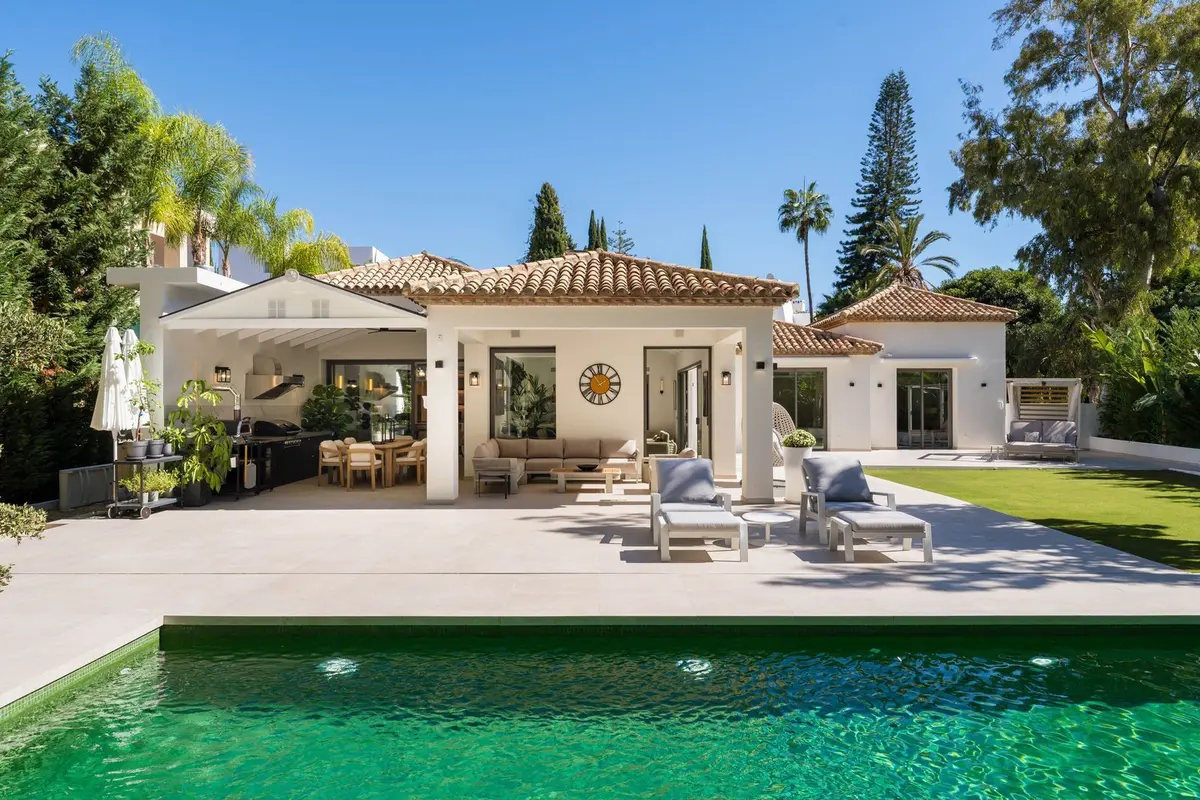 Detached Villa in Nueva Andalucía
