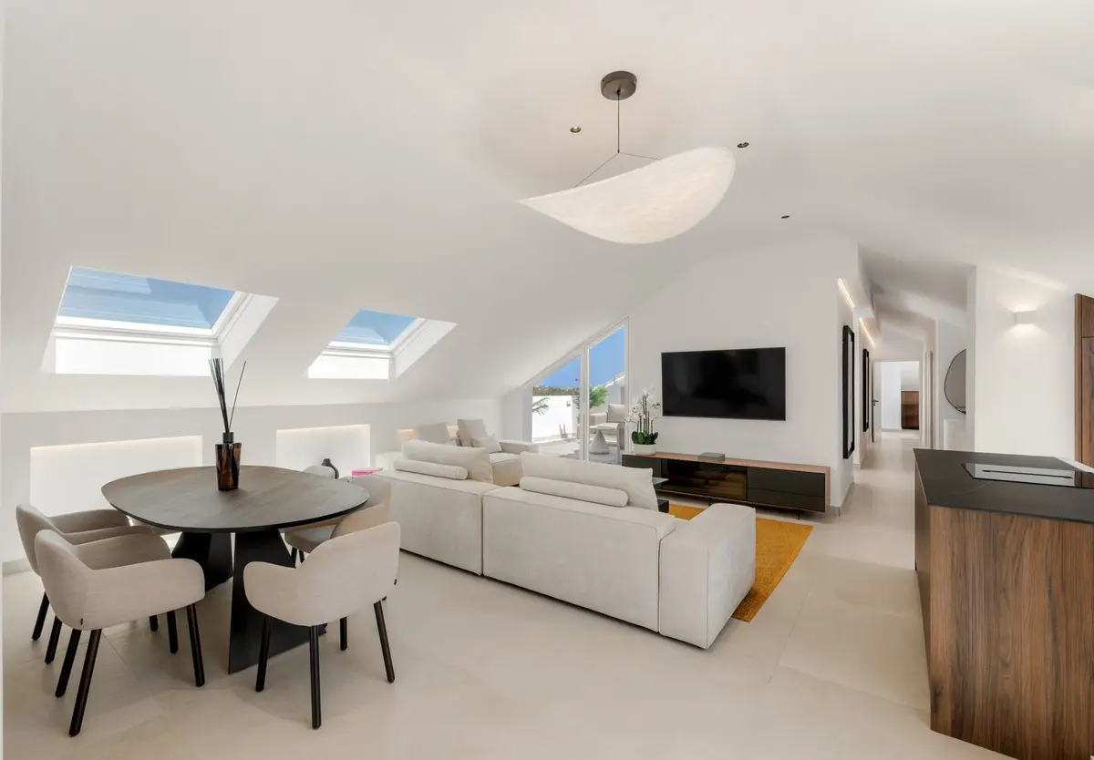 Top Floor Apartment in Nueva Andalucía
