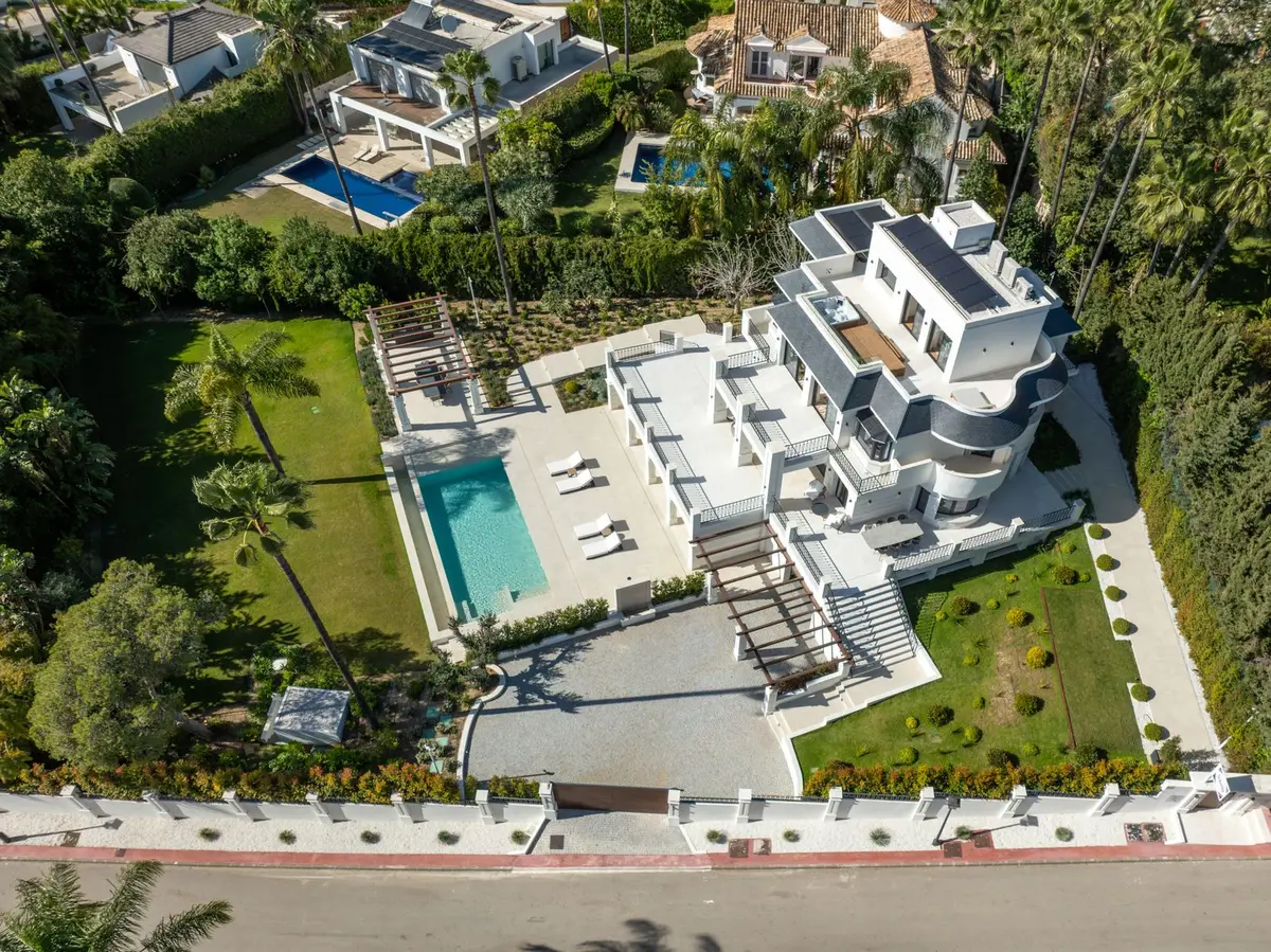 Detached Villa in Nueva Andalucía