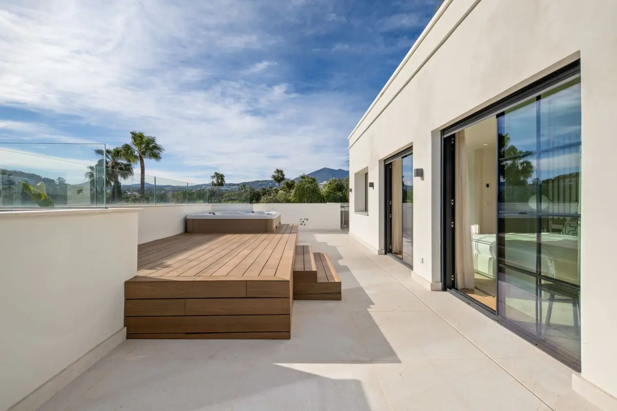 Detached Villa in Nueva Andalucía