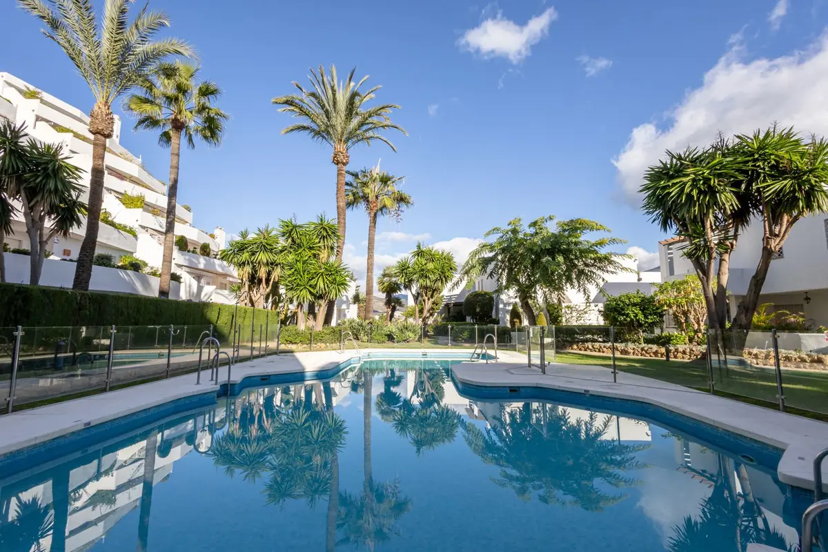 Middle Floor Apartment in Nueva Andalucía