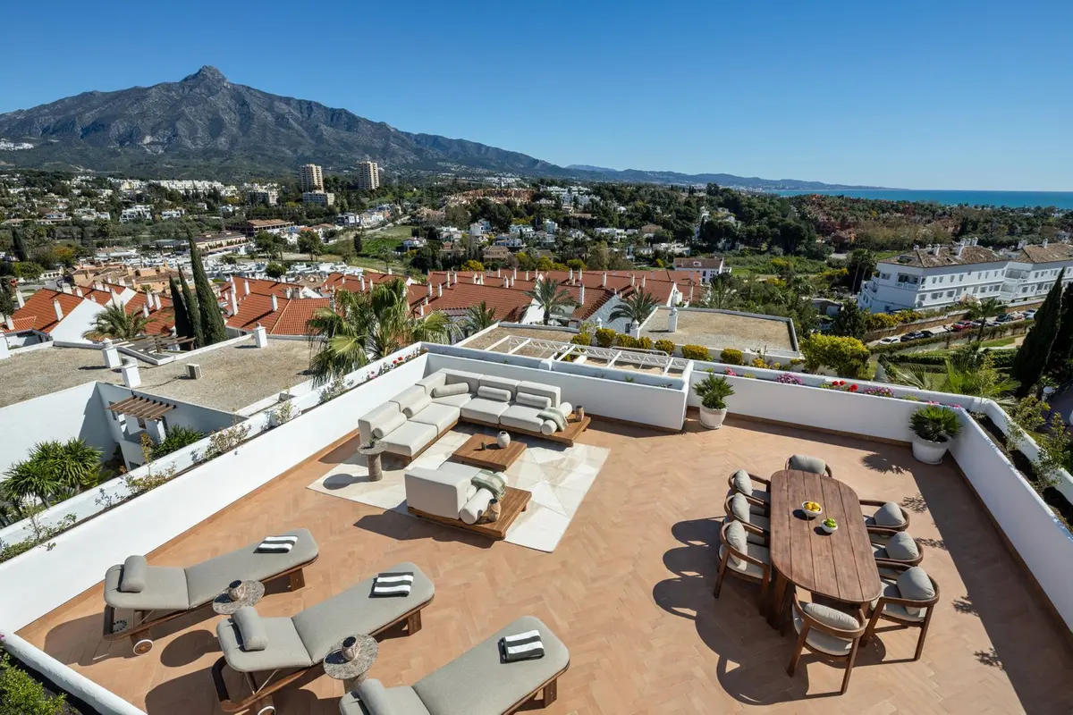 Middle Floor Apartment in Nueva Andalucía