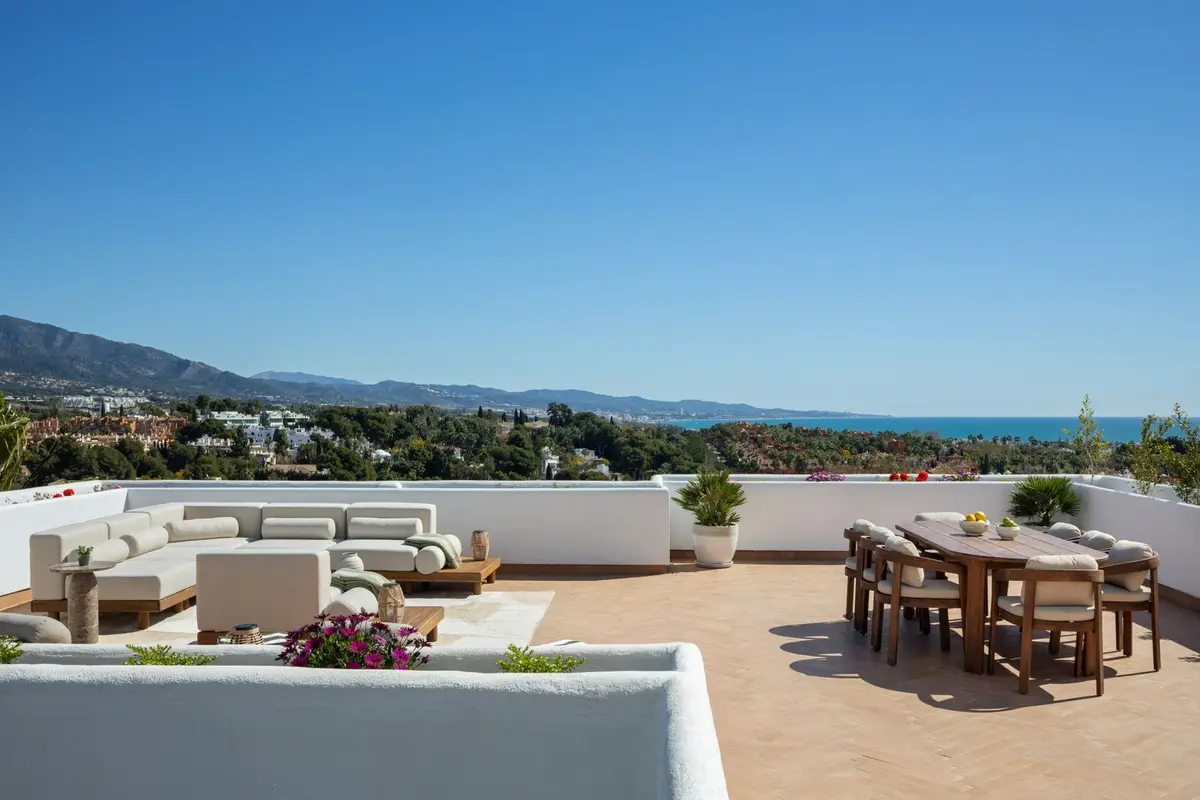 Middle Floor Apartment in Nueva Andalucía
