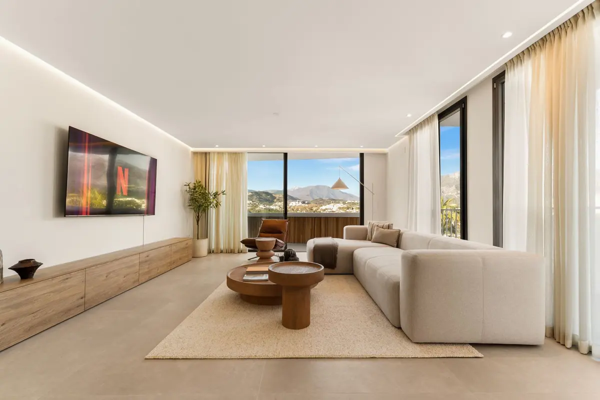 Middle Floor Apartment in Nueva Andalucía