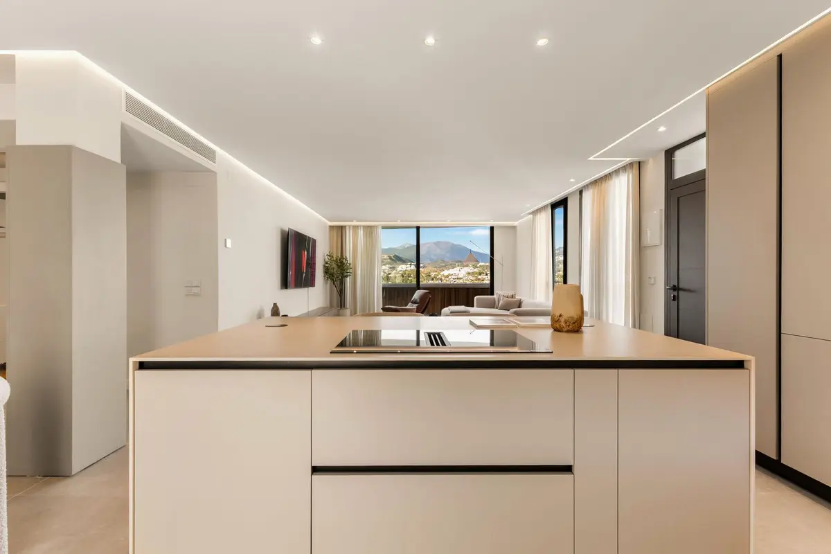 Middle Floor Apartment in Nueva Andalucía