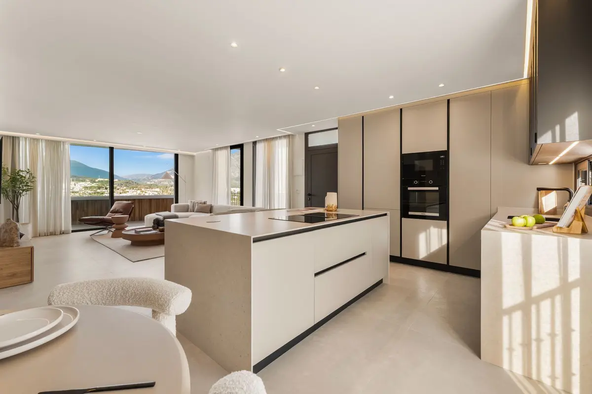 Middle Floor Apartment in Nueva Andalucía