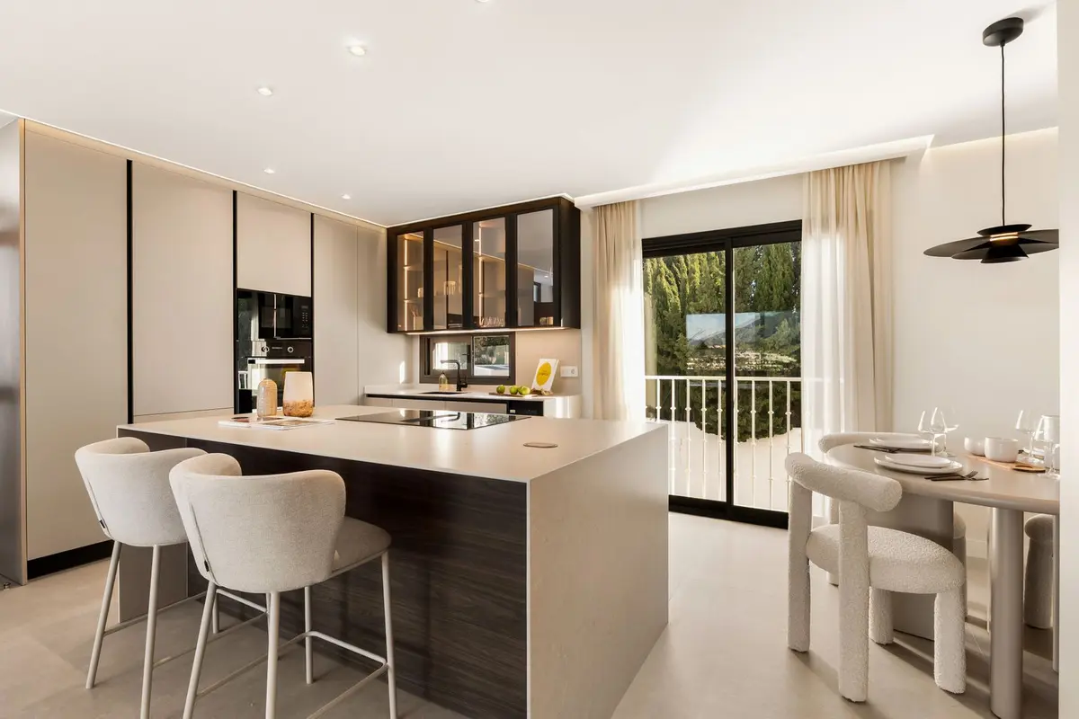 Middle Floor Apartment in Nueva Andalucía