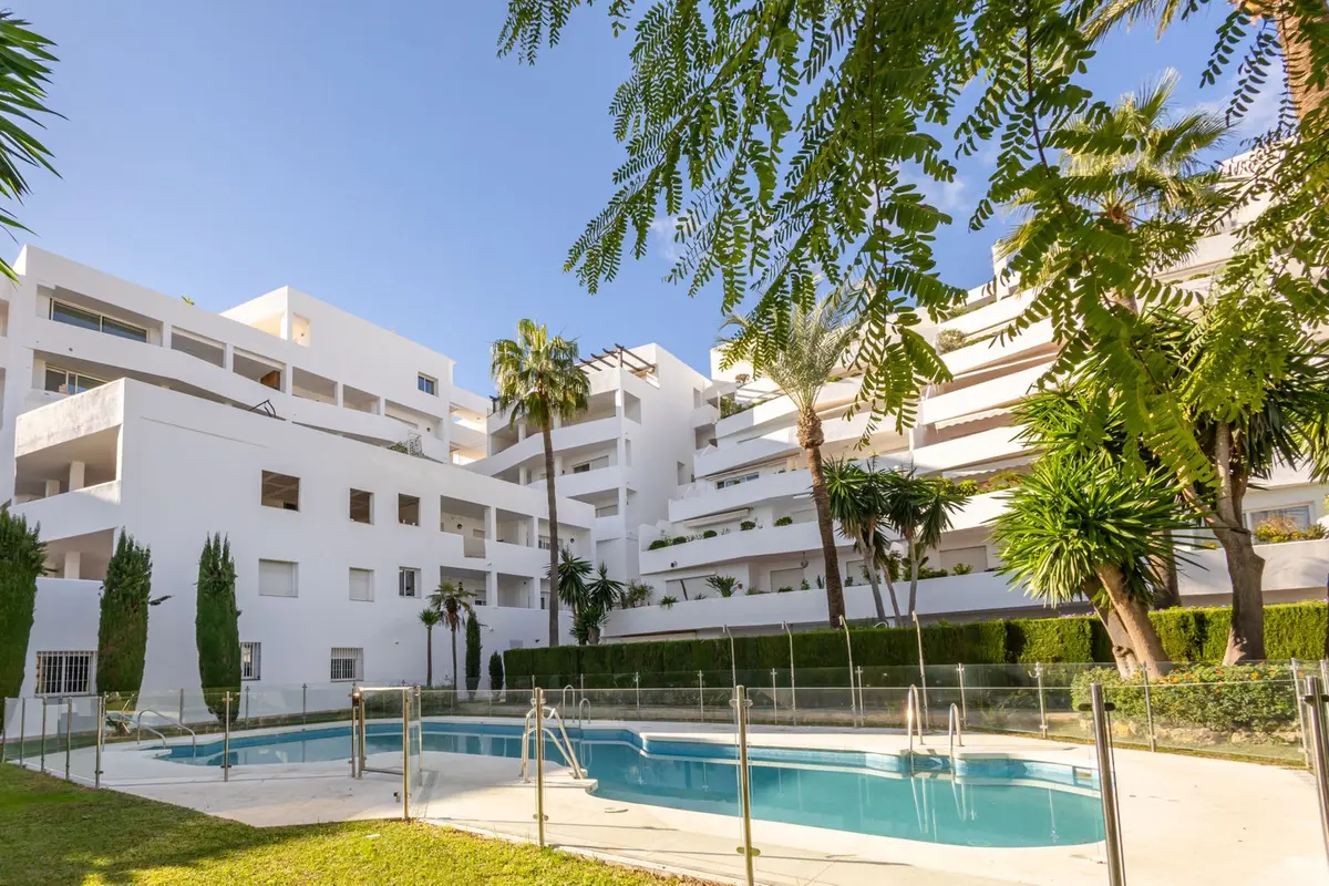 Middle Floor Apartment in Nueva Andalucía
