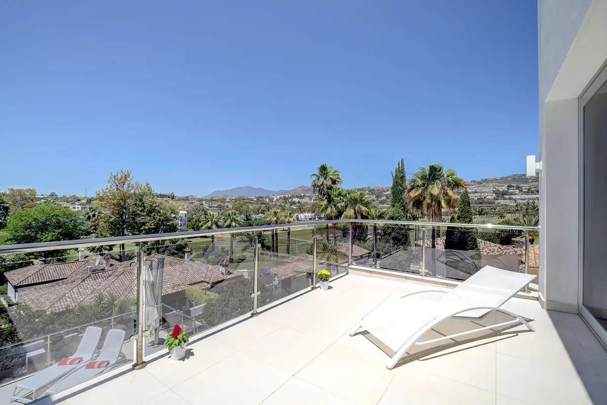 Detached Villa in Nueva Andalucía