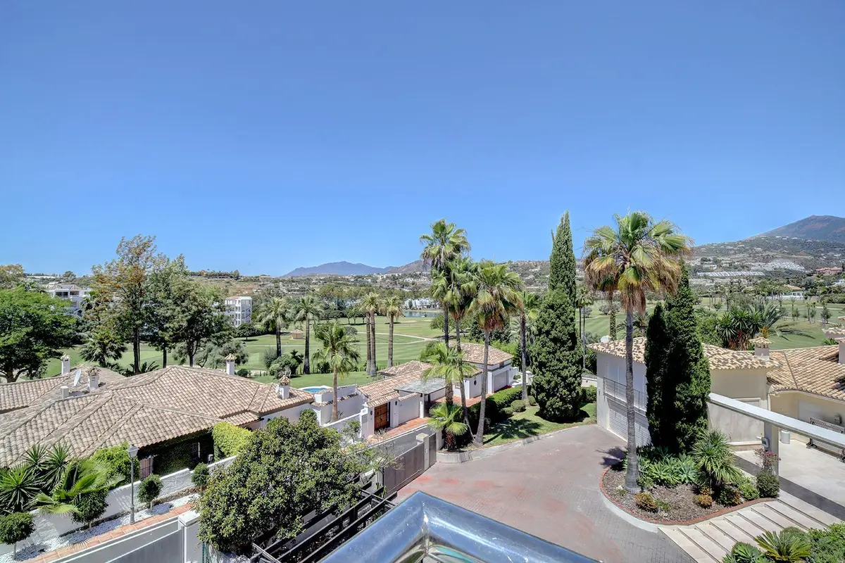 Detached Villa in Nueva Andalucía