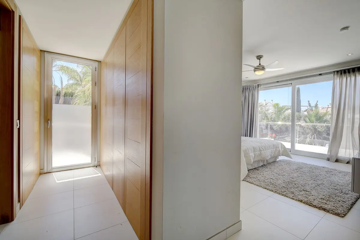 Detached Villa in Nueva Andalucía