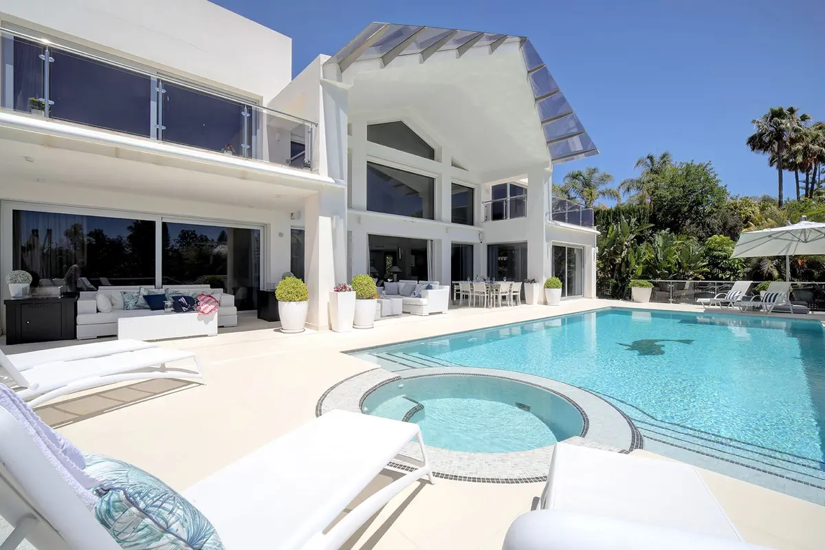 Detached Villa in Nueva Andalucía