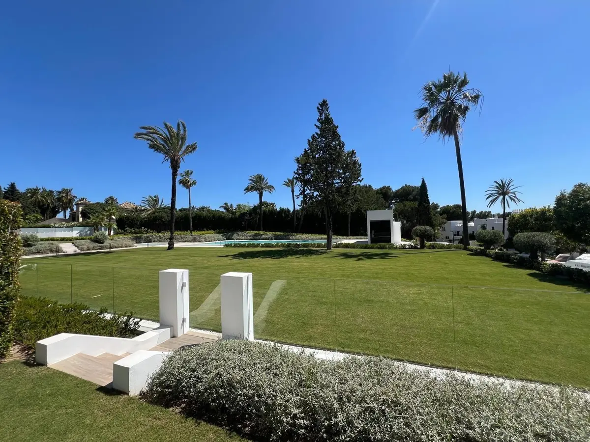 Semi-Detached House in Nueva Andalucía
