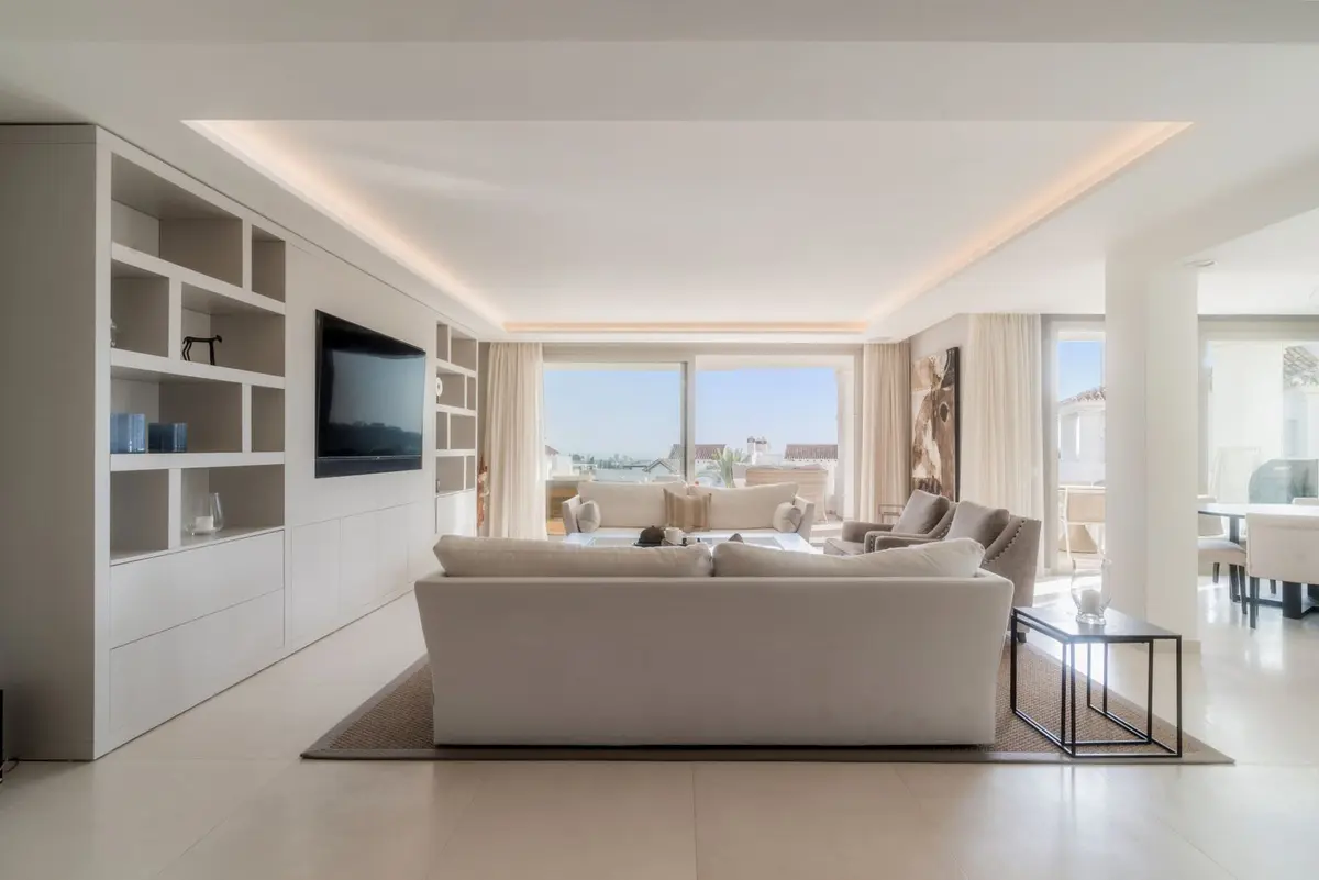Middle Floor Apartment in Nueva Andalucía
