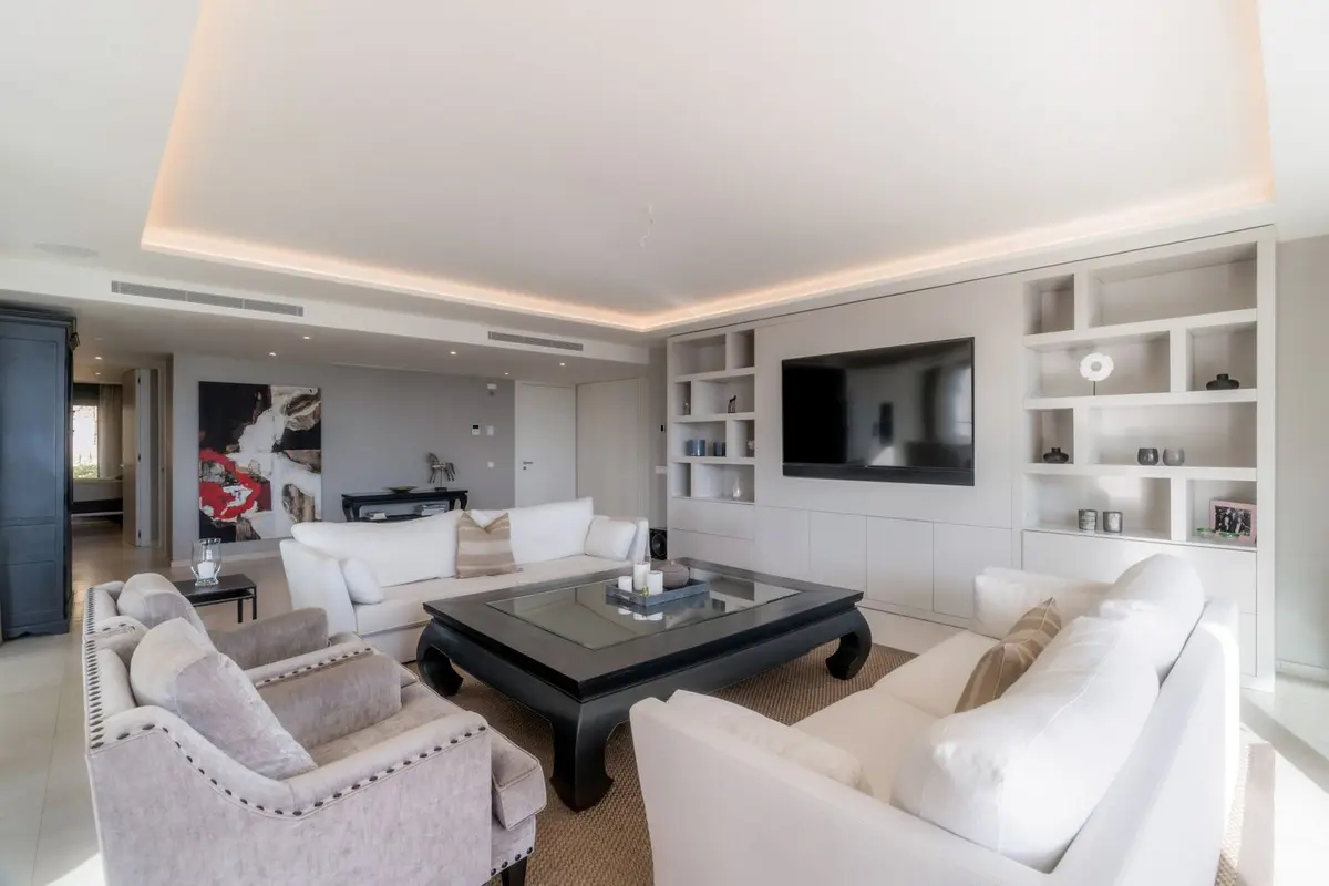 Middle Floor Apartment in Nueva Andalucía