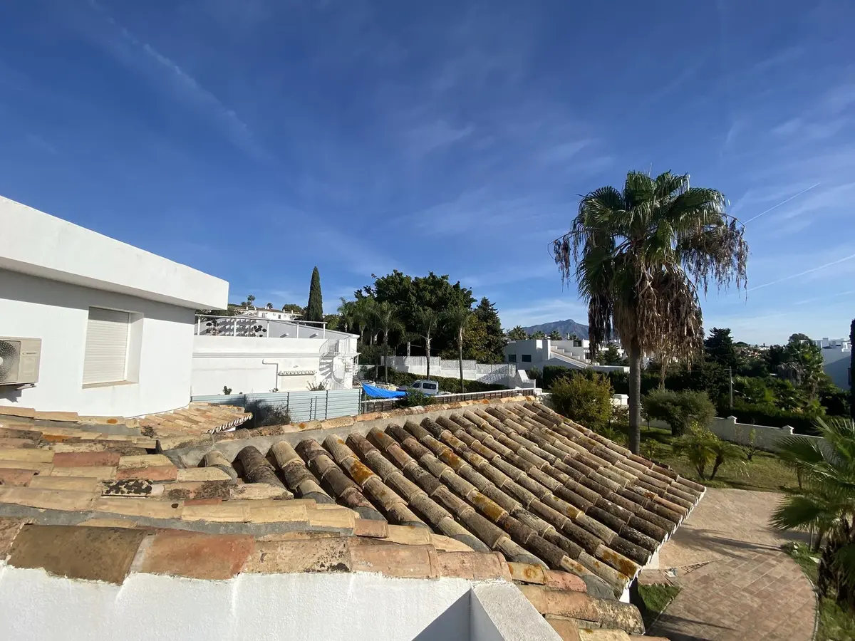 Detached Villa in El Paraiso