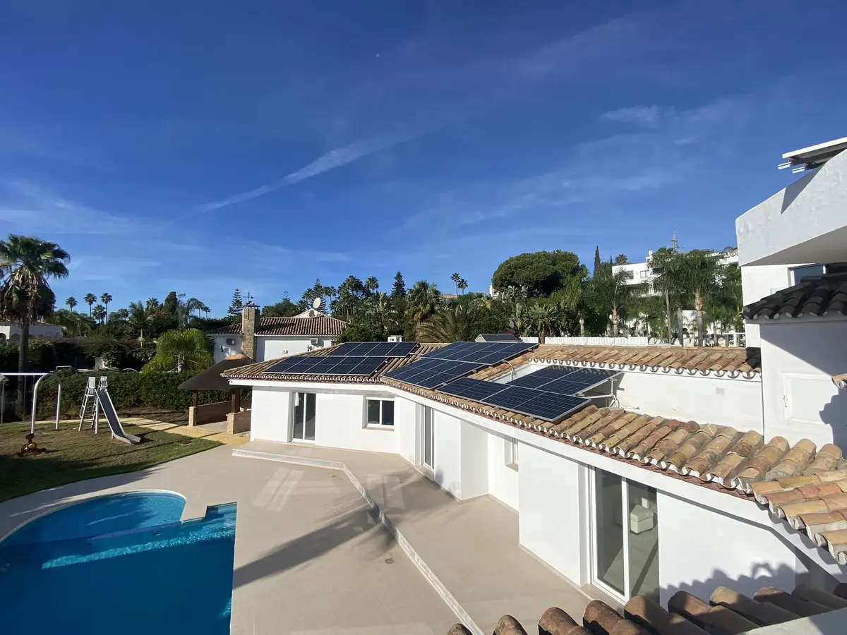 Detached Villa in El Paraiso