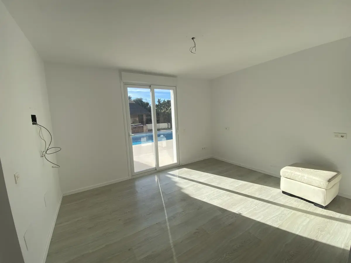 Detached Villa in El Paraiso