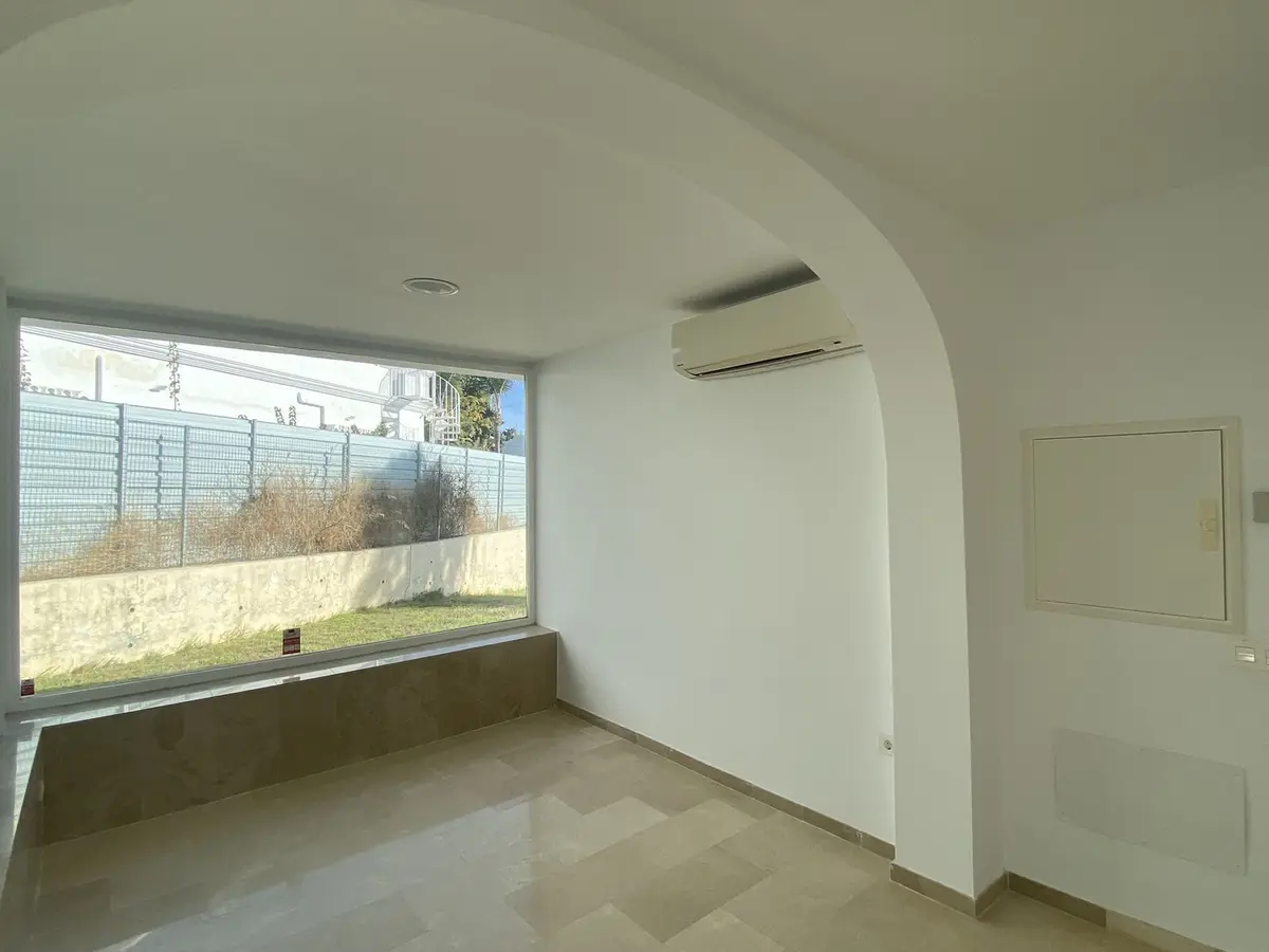 Detached Villa in El Paraiso