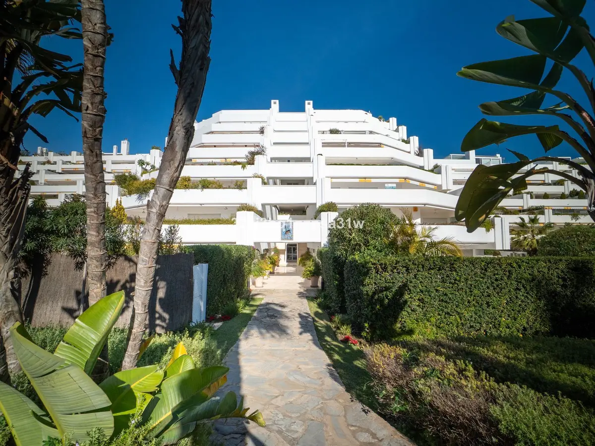 Middle Floor Apartment in Guadalmina Baja