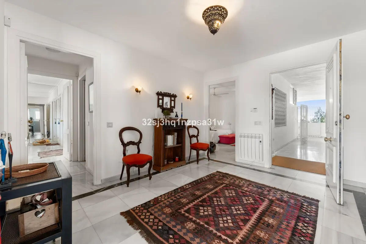 Middle Floor Apartment in Guadalmina Baja