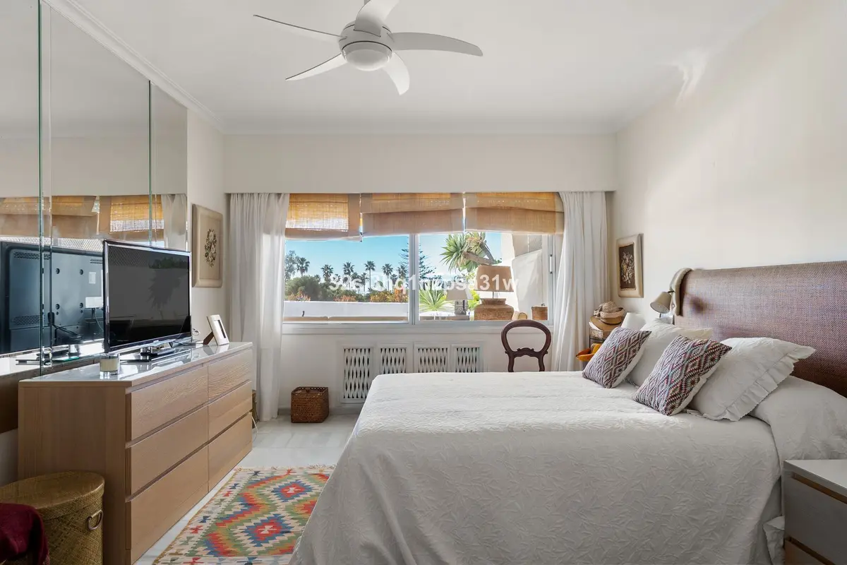 Middle Floor Apartment in Guadalmina Baja