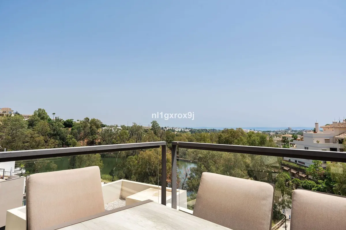 Penthouse in Nueva Andalucía