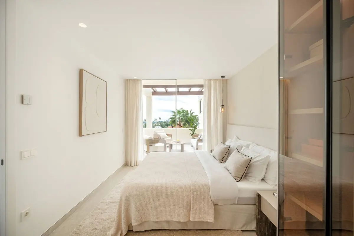 Middle Floor Apartment in Nueva Andalucía