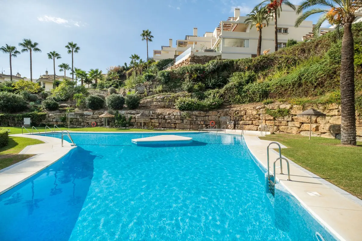 Middle Floor Apartment in Nueva Andalucía