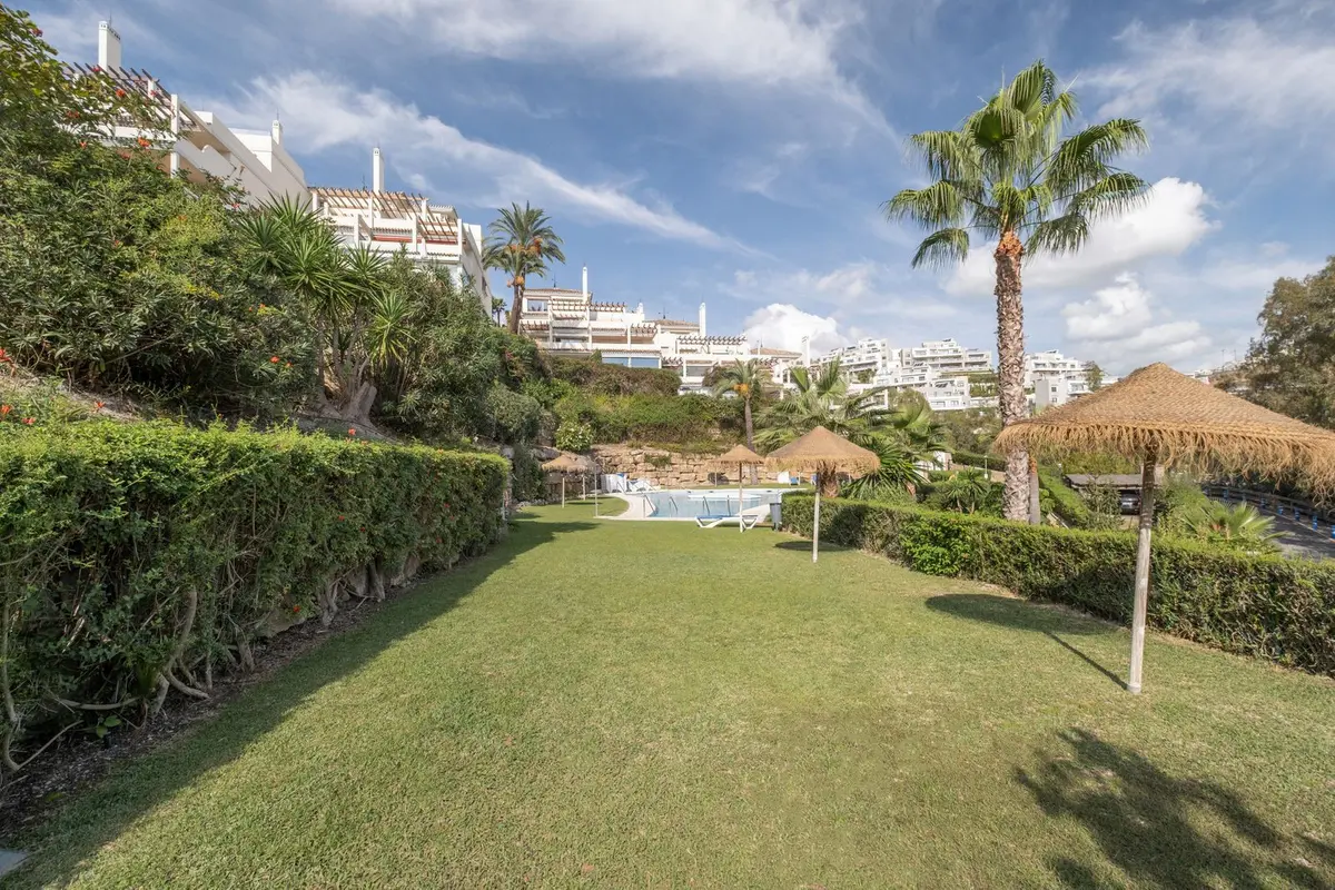 Middle Floor Apartment in Nueva Andalucía