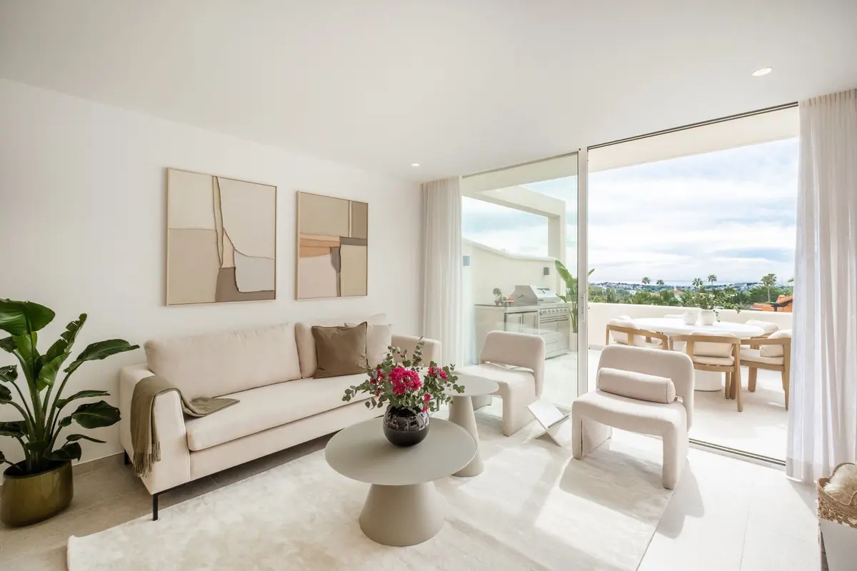Middle Floor Apartment in Nueva Andalucía