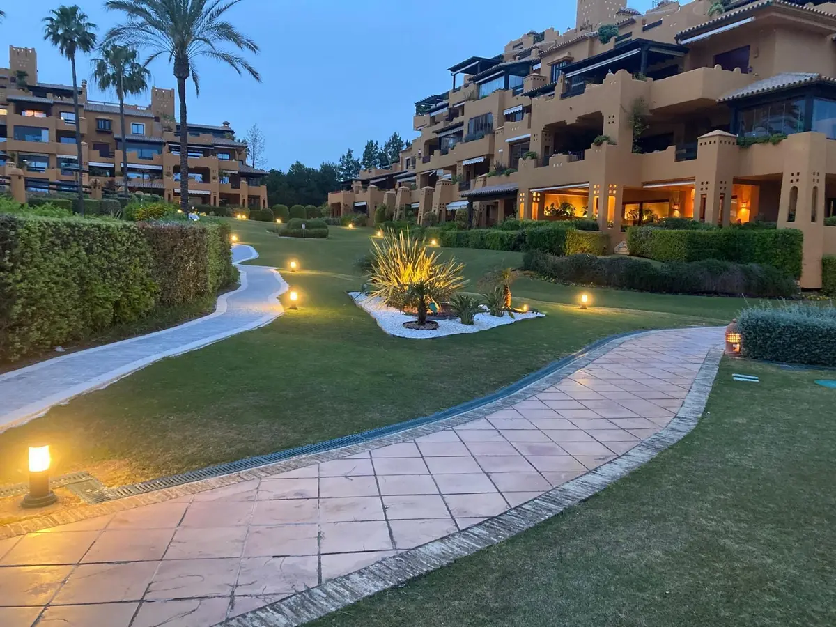 Middle Floor Apartment in Estepona